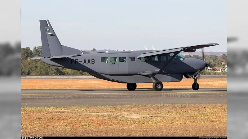 Aeronave cai no aeroporto da Pampulha e duas pessoas morrem carbonizadas