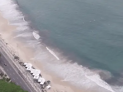 Marinha do Brasil emite alerta de ressaca para as praias do Rio