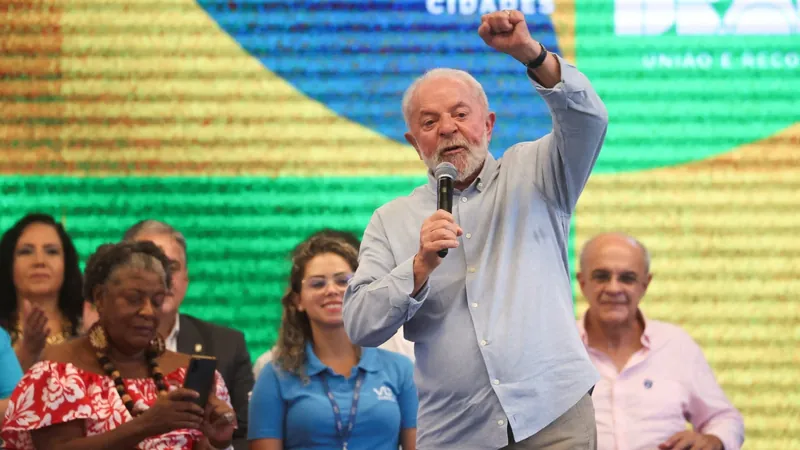 Lula anuncia 1ª fase do PAC com investimentos de R$ 23 bilhões e 6,7 mil obras