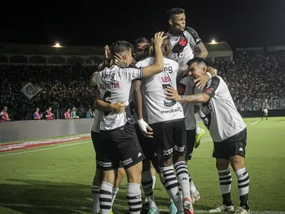 Vasco abre 2, leva virada do Água Santa, mas se classifica nos pênaltis