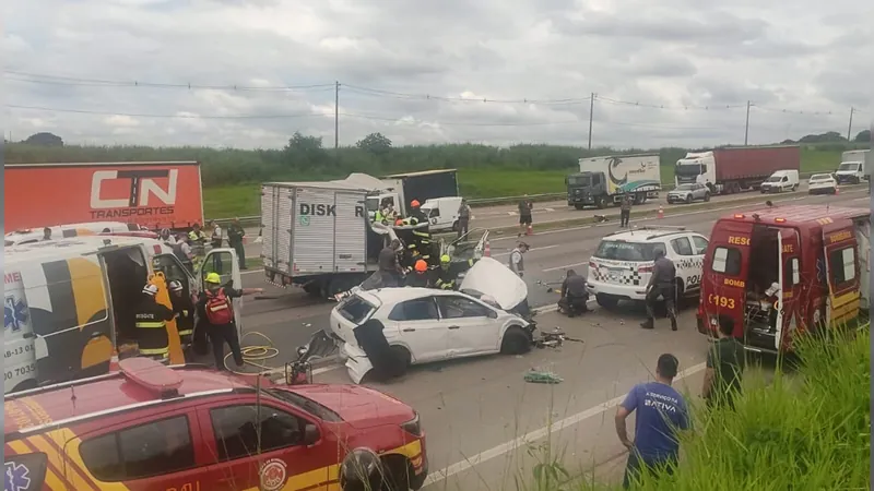 Motorista morre e dois ficam feridos em acidente grave na Rodovia Santos Dumont