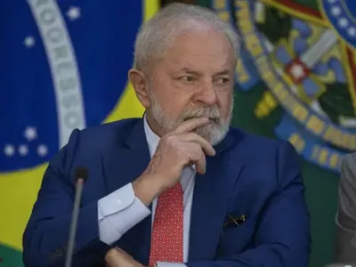 Lula diz que veto de candidatura da oposição na Venezuela é grave