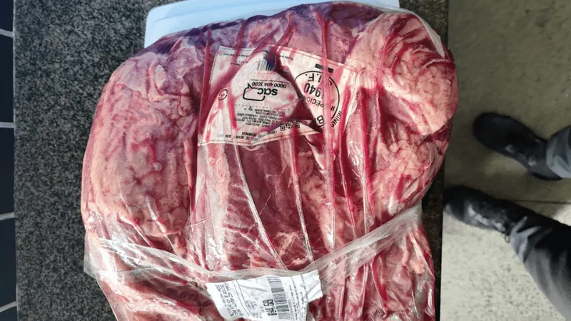 Homem é preso após furtar peça de carne de um supermercado em Caçapava