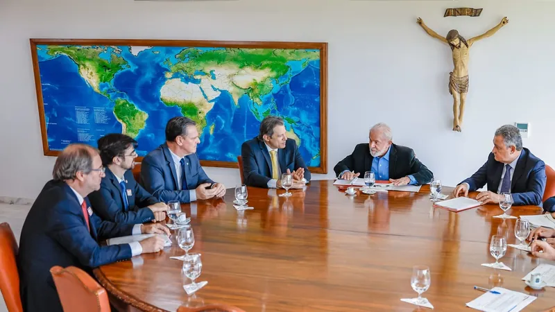 Lula durante reunião com Rui Costa, Haddad, Fávaro, Teixeira e presidente da Conab