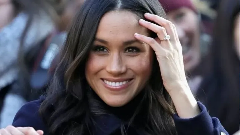 Em meio a polêmicas com Kate, Meghan Markle anuncia retorno às redes sociais