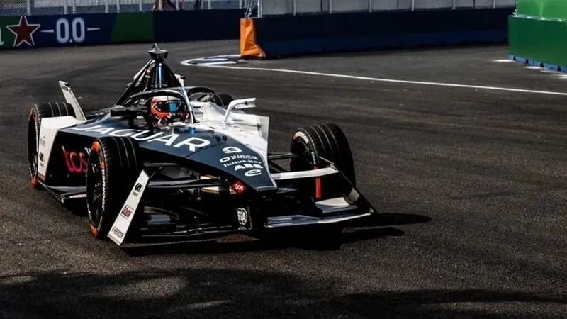 Fórmula E: Mitch Evans lidera primeiro treino livre do E-Prix de São Paulo