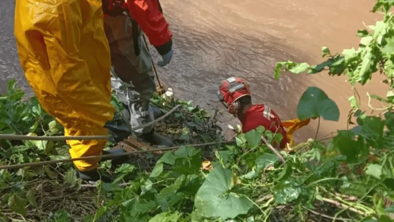 Corpo é encontrado boiando em rio na Zona Norte de São José dos Campos