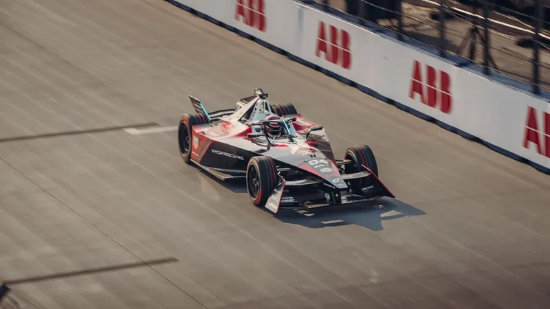 Pascal Wehrlein é pole no E-Prix de São Paulo