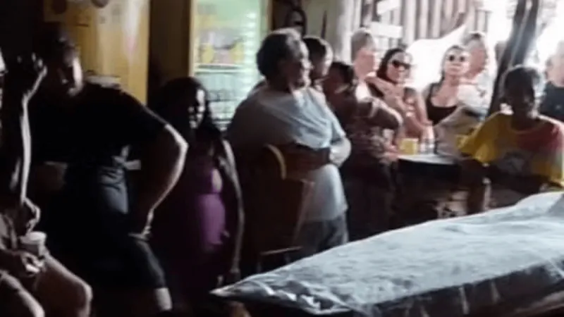 Homem é velado em bar que frequentava com amigos no Ceará