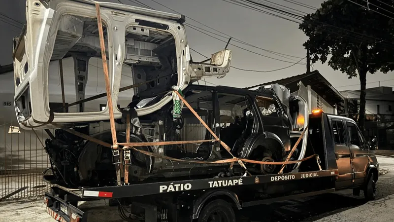 Polícia Civil apreende carros roubados em um galpão de São José dos Campos