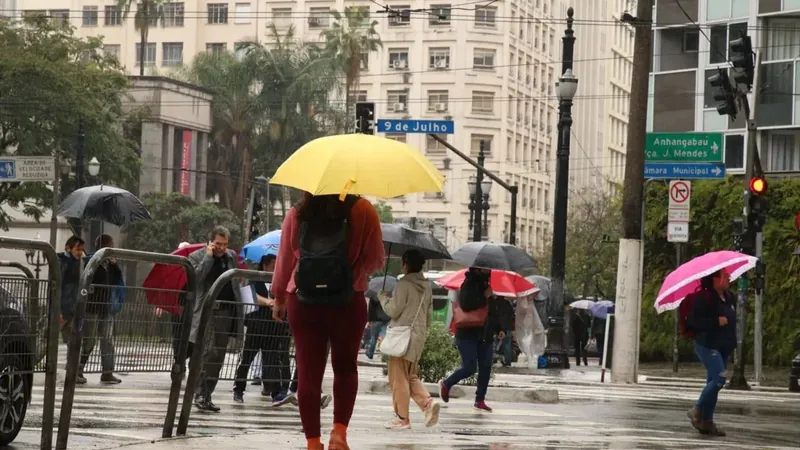 Toda a cidade de São Paulo entra em estado de atenção para alagamentos