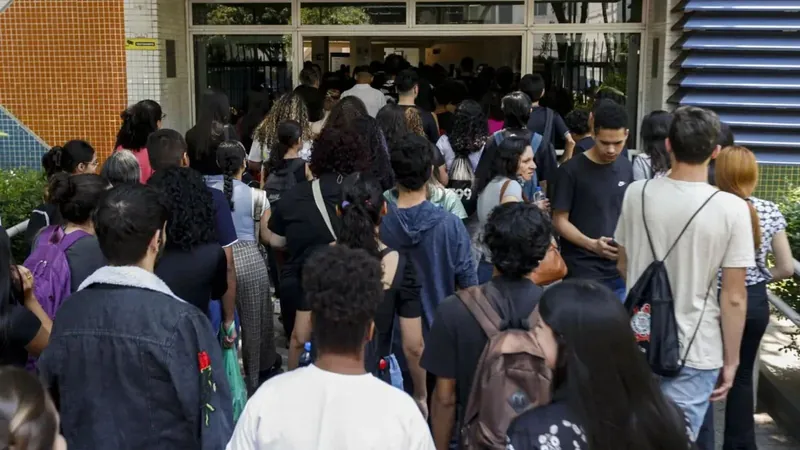 Pé-de-Meia: estudantes já podem saber se foram contemplados