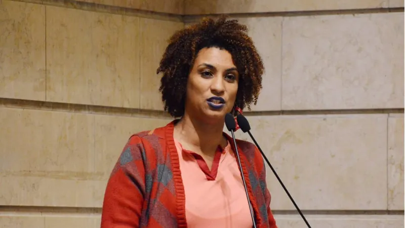 Ronnie Lessa pesquisou endereço de Marielle Franco dois dias antes de atentado, aponta MP