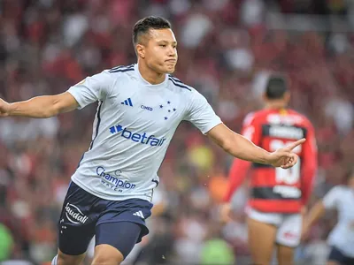 Após especulações de saída, Marlon renova com o Cruzeiro até 2026