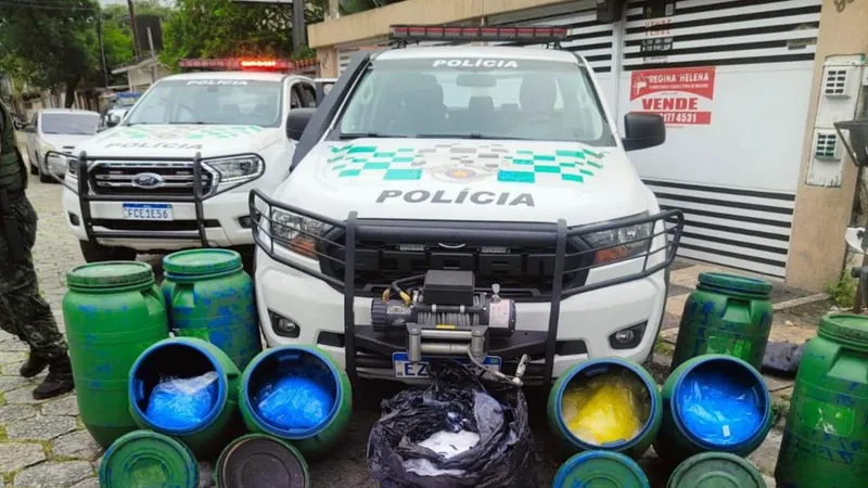 PM Ambiental encontra 20 quilos de drogas em barco no litoral de SP