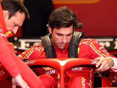 'Estou pronto para voltar ao carro', garante Sainz antes do GP da Austrália