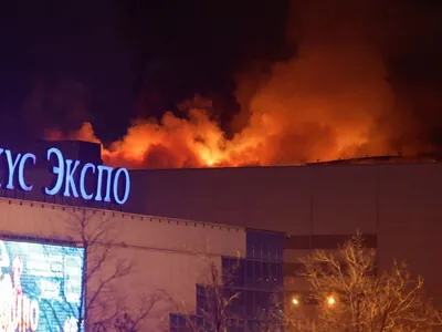 Atiradores abrem fogo dentro de sala de concertos e fazem vítimas na Rússia
