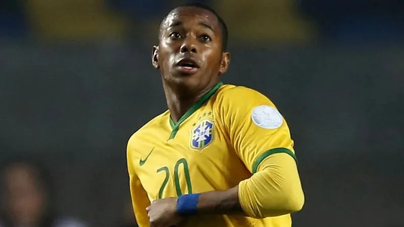 Robinho pode ter progressão de pena e ficar menos de 5 anos na prisão