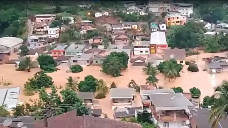 Espírito Santo confirma 6 mortos após chuvas e decreta emergência