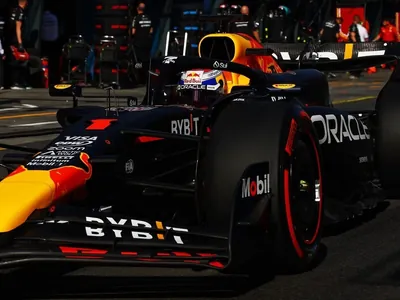 Max Verstappen supera Carlos Sainz e conquista pole position do GP da Austrália