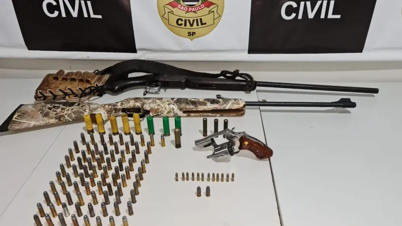 Polícia Civil apreende armas em uma casa de Pompéia