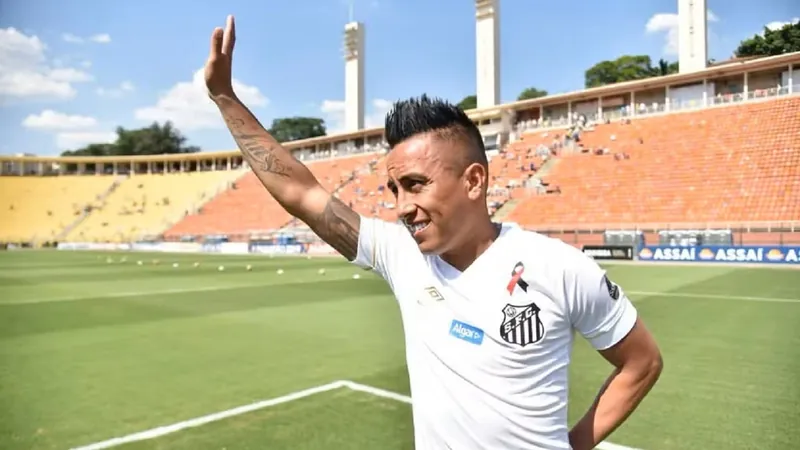 Cueva defendeu o Santos em 2019; dívida com clube russo não foi paga