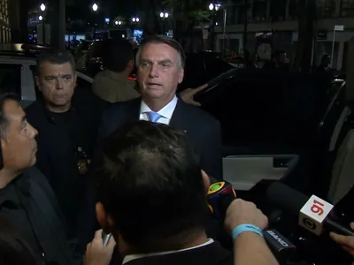 “Não há crime nenhum nisso”, diz Bolsonaro sobre dormir na embaixada da Hungria