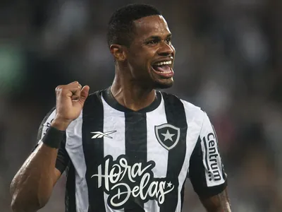 Botafogo bate Universitario com gol no 2º tempo e garante classificação