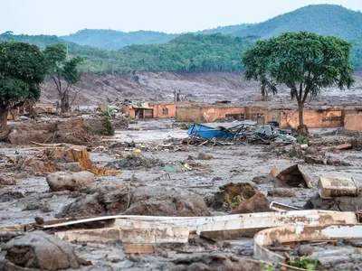 Renova é multada em R$ 250 mil após negar auxílio a atingidos por barragem 
