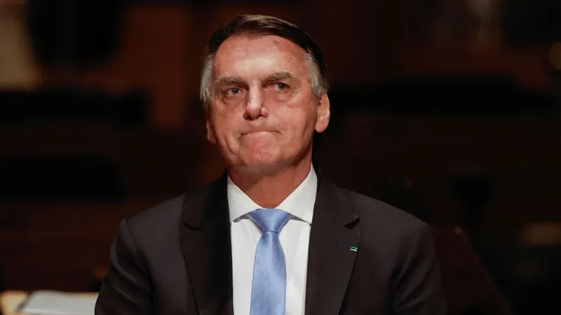 Jair Bolsonaro será transferido em UTI aérea de Manaus a hospital de São Paulo
