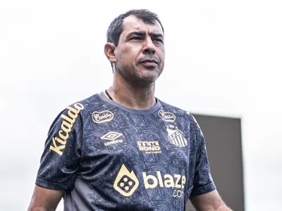 Vasco procura Fábio Carille, mas técnico indica permanência no Santos