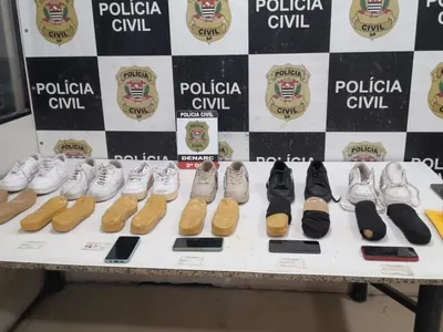 Excursão do tráfico: bolivianos são presos com cocaína nos sapatos em SP