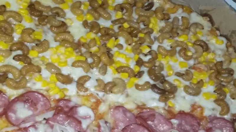 Pizzaria do Maranhão faz sucesso com pizza de larva de besouro