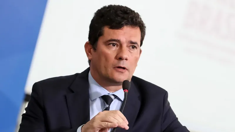 Desembargador pede vista em julgamento que pode cassar Sergio Moro