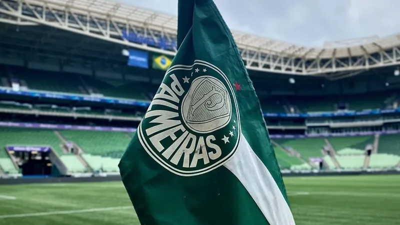 Palmeiras responde John Textor após acusação de favorecimento de arbitragem