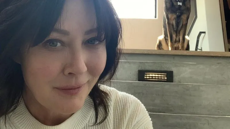 Shannen Doherty, atriz de Barrados no Baile, doa pertences após câncer avançado