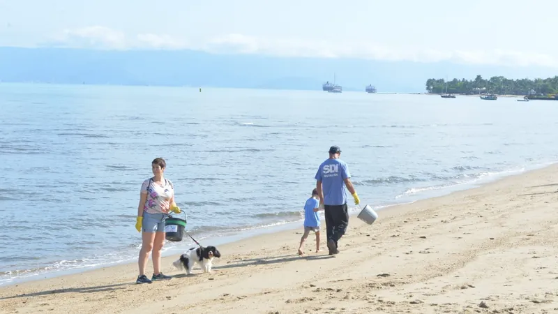 Ação de limpeza na Praia do Perequê em Ilhabela é realizada neste sábado (06)