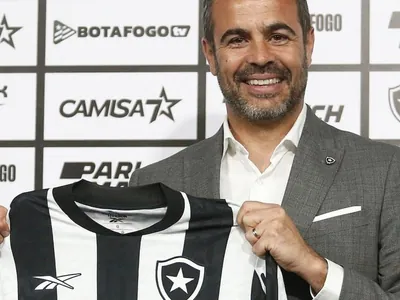 Botafogo anuncia rescisão em comum acordo com o treinador Artur Jorge