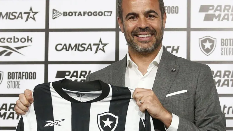 Artur Jorge é apresentado no Botafogo e declara: "Quero um time com coragem"