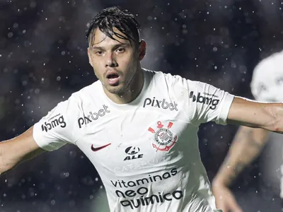 Com dois gols, Romero ultrapassa marcas de Guerrero e Guedes no Corinthians