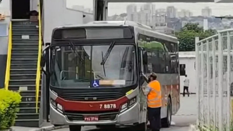 Empresas de ônibus de SP são acusada de lavar dinheiro para o PCC