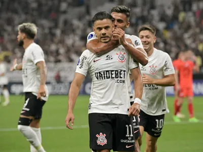 Com show de Romero, Corinthians goleia o Nacional-PAR na Sul-Americana