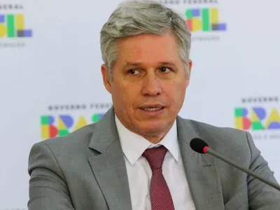 Governo vai lançar 'Desenrola Campo', anuncia ministro Paulo Teixeira, do MDA