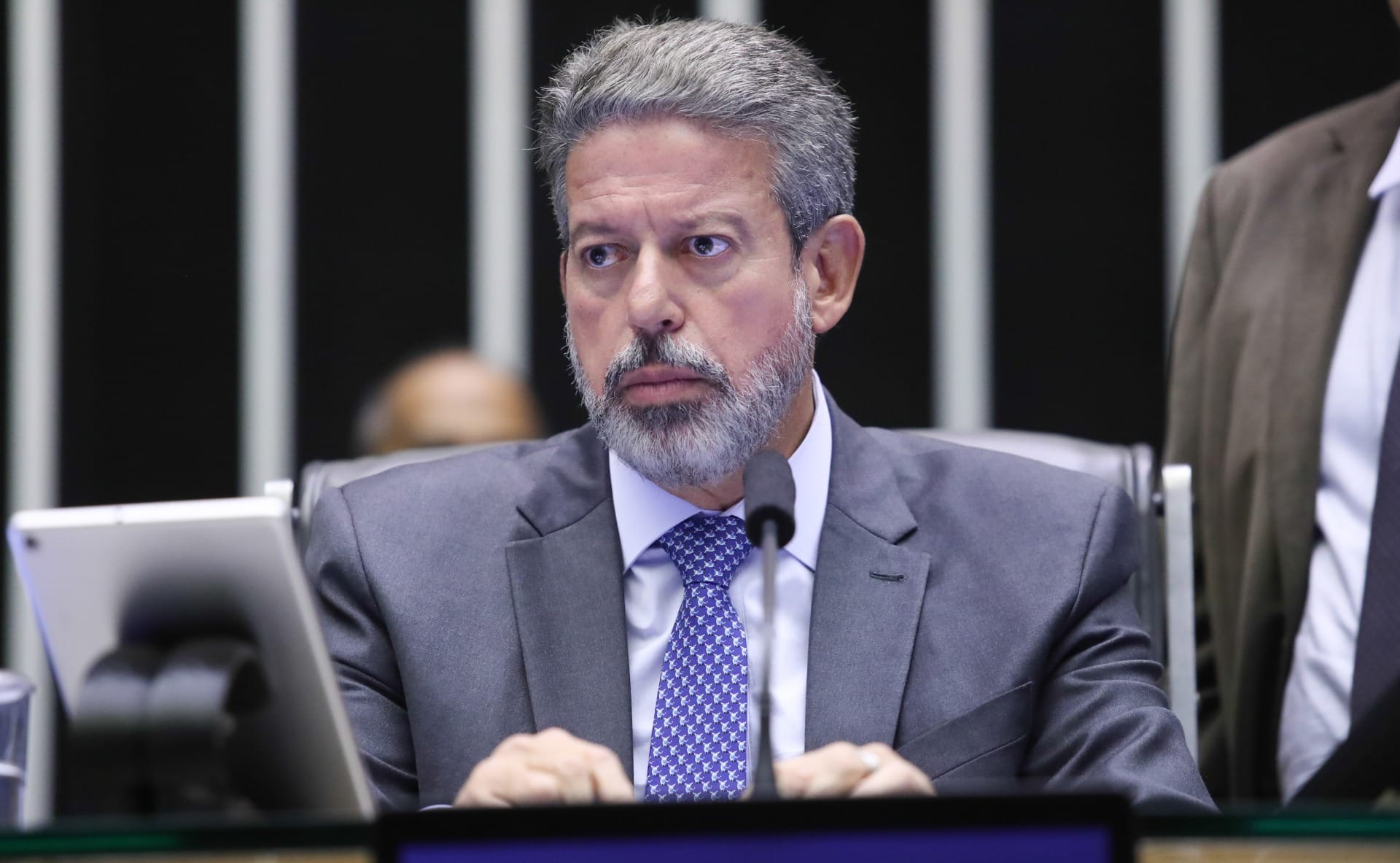 Lira teria dado sinal desanimador ao governo sobre derrubada de vetos de Lula