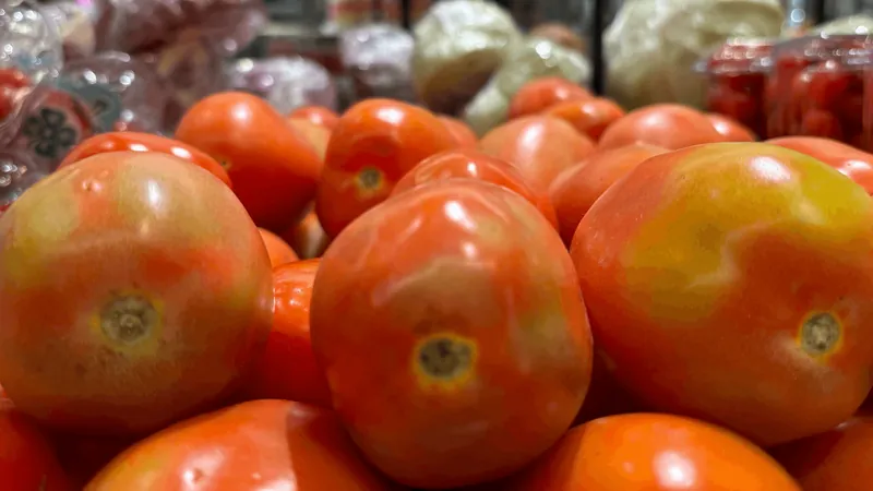 Tomate foi um dos produtos com alta na inflação de março