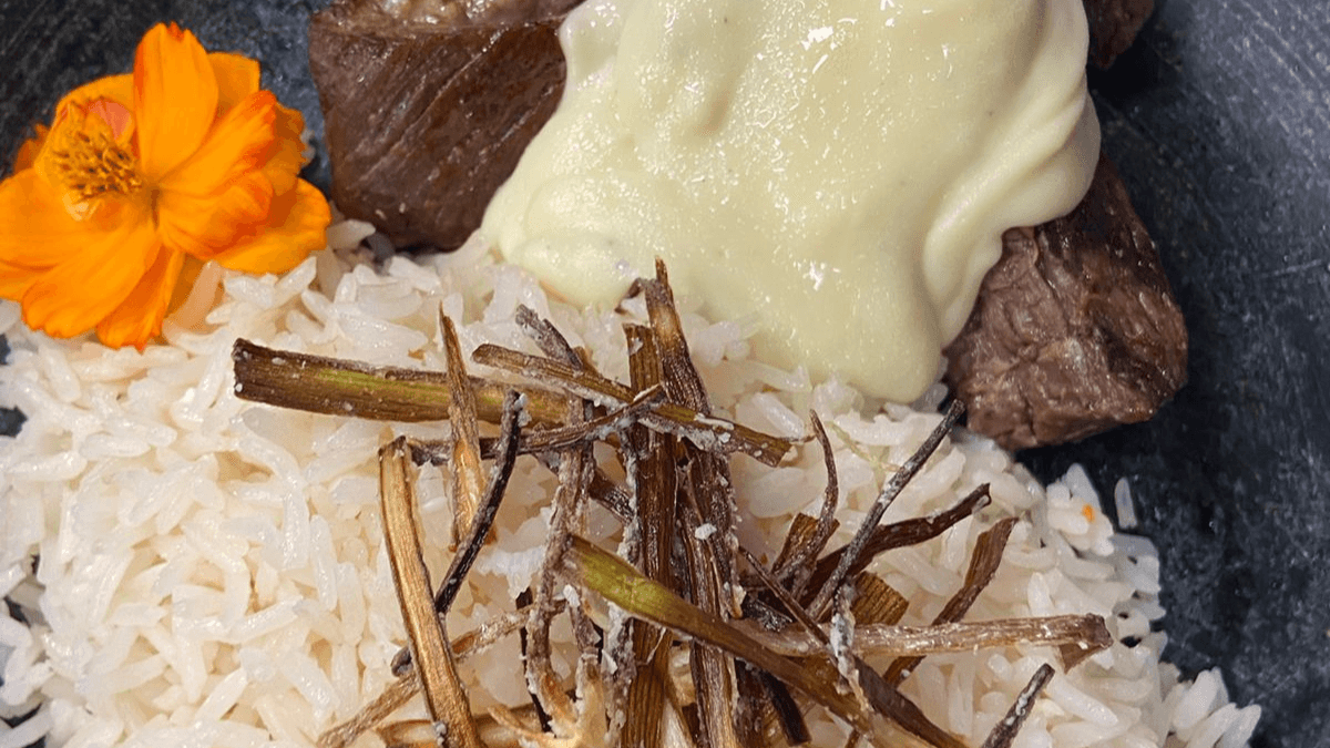 Fraldinha ao molho de queijos e arroz com alho-poró | Band Receitas