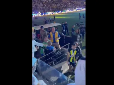 Atacante do Al Ittihad é agredido com chicotadas depois de derrota; assista