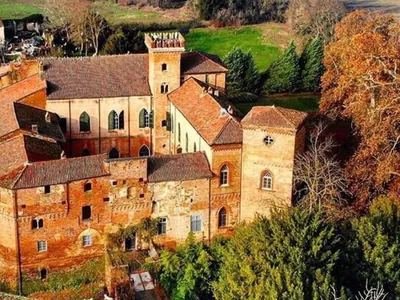 Vida de princesa? Italiana mostra como é viver e cuidar de um castelo medieval