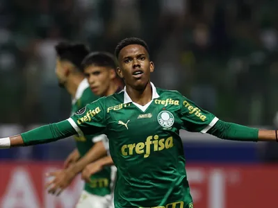 Abel pede para Palmeiras não vender Estêvão: "Diferente de tudo que já vi"