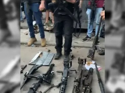 DRE prende suspeitos de negociar metralhadoras do Exército furtadas em Barueri
